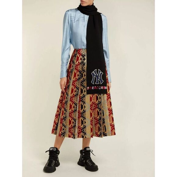 Gucci NY Yankee Black Wool Scarf With Multicolor Gems - Picture 2 of 11